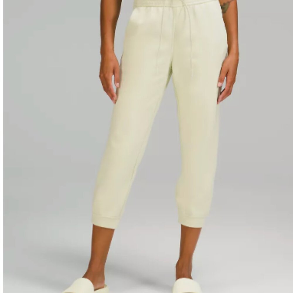 LULULEMON - Loungeful High-Rise Cropped Jogger - Sz: 6